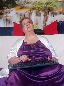 QueenPammy1 online show from February 6, 2026, 8:07 am