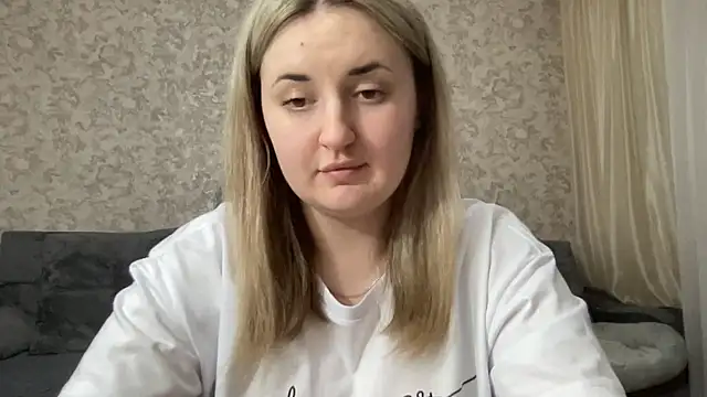 Snapshot of JudeValenti chatting on November 12, 2025, 5:24 pm JudeValenti online show from November 12, 2025, 5:24 pm