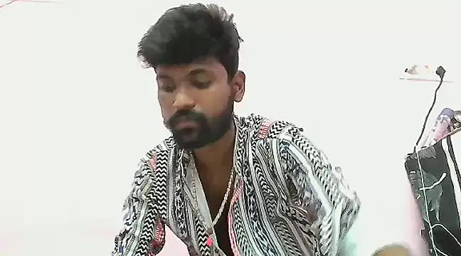 Snapshot of dusky-body chatting on March 17, 2025, 12:35 pm dusky-body online show from March 17, 2025, 12:35 pm