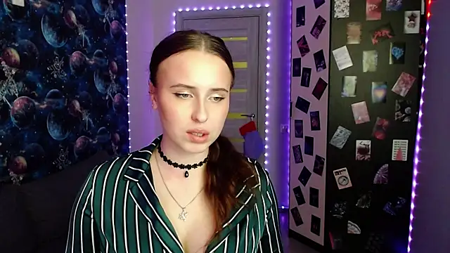 BarbiePieer online show from December 22, 2025, 6:49 pm