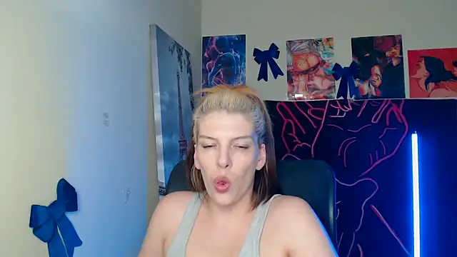 VanessaRey  online show from April 15, 2026, 5:03 am