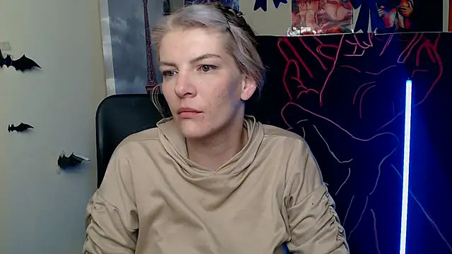VanessaRey  online show from May 14, 2026, 3:57 am