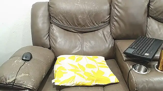 AriesCake online show from February 23, 2026, 9:56 pm