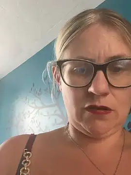 lady gloria69 online show from June 1, 2026, 11:23 am