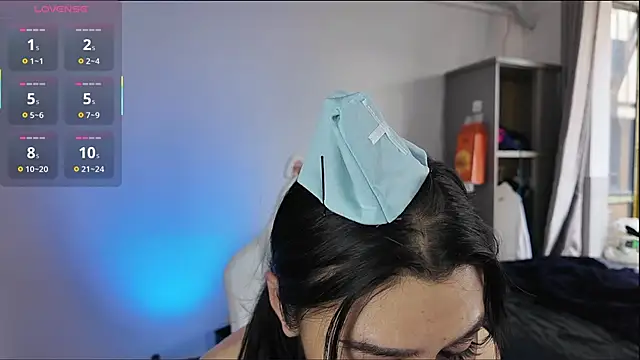 Rainbow-sweet online show from December 4, 2025, 7:17 am