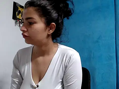 Snapshot of AlanaHotxx chatting on September 27, 2025, 7:02 am AlanaHotxx online show from September 27, 2025, 7:02 am