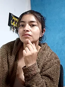 Snapshot of AlanaHotxx chatting on October 4, 2025, 7:17 am AlanaHotxx online show from October 4, 2025, 7:17 am