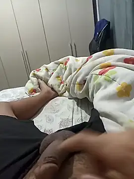 Snapshot of JovanRJ chatting on September 18, 2025, 1:35 pm JovanRJ online show from September 18, 2025, 1:35 pm