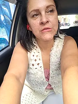 Amadamilf1980 online show from November 1, 2025, 3:58 pm