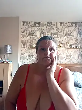 MissQueenBeex online show from March 19, 2025, 2:35 pm