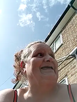 MissQueenBeex online show from April 10, 2026, 10:31 am