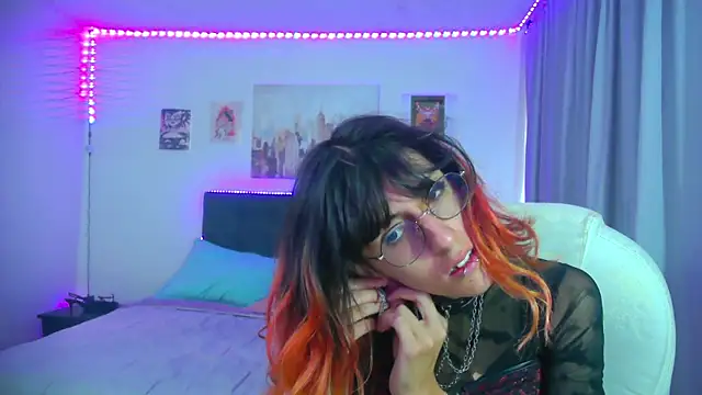 Snapshot of goth_minerva chatting on May 13, 2026, 1:41 pm goth minerva online show from May 13, 2026, 1:41 pm