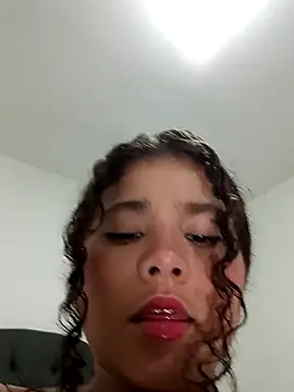 Snapshot of daika31 chatting on October 12, 2025, 1:37 am daika31 online show from October 12, 2025, 1:37 am