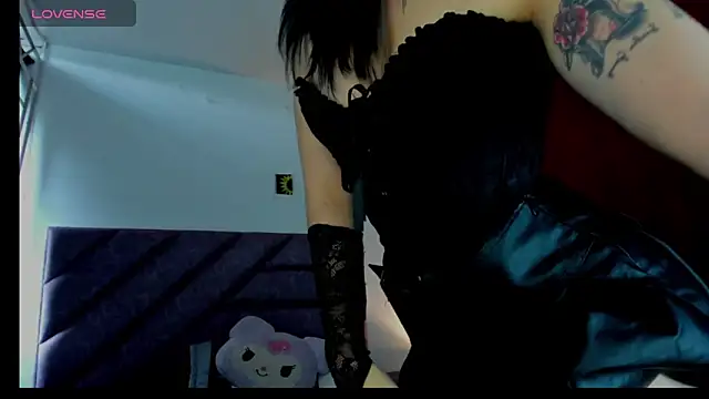 KARINNA  RAVEN online show from May 28, 2026, 9:34 pm