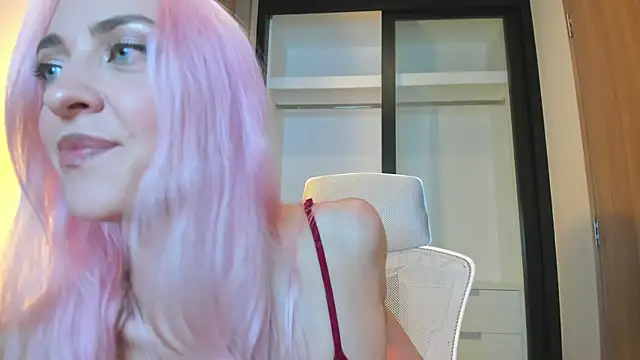  Miss Valentina  online show from January 18, 2026, 3:27 pm