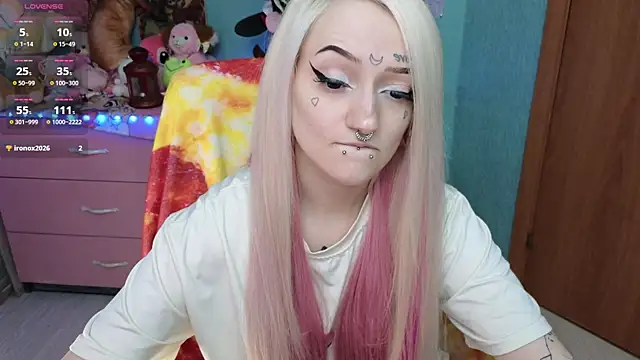 Manuela unicorn online show from November 25, 2025, 4:12 am