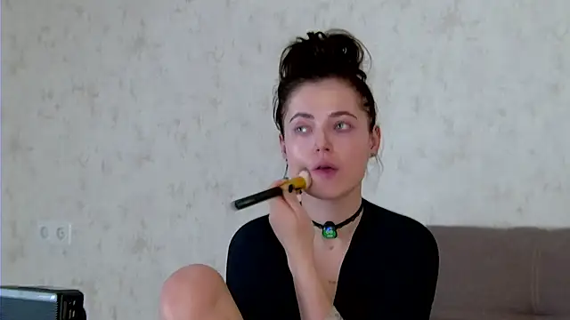 AshleyD  online show from April 2, 2026, 3:04 am