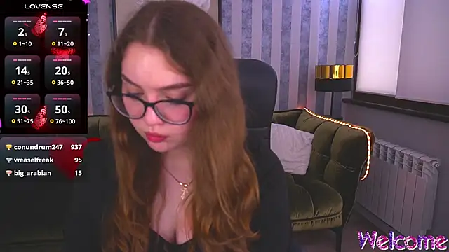 LuxSopphia online show from March 22, 2025, 12:04 pm