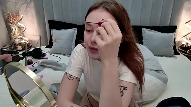 CarolineTenders online show from February 12, 2026, 1:22 am