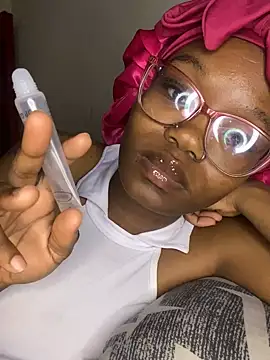 YummyMelanin117 online show from October 26, 2025, 7:31 pm