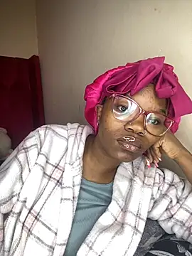 YummyMelanin117 online show from November 30, 2025, 5:11 am