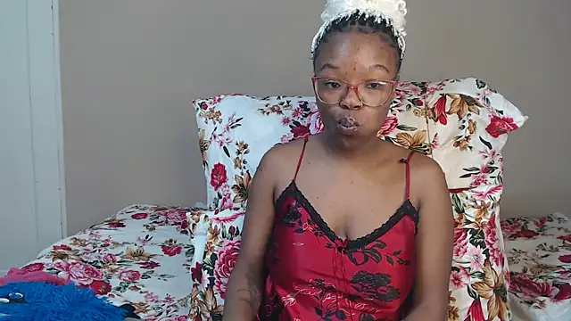 YummyMelanin117 online show from April 7, 2026, 11:37 pm