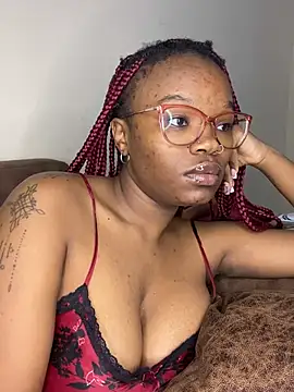 YummyMelanin117 online show from May 12, 2026, 7:55 pm