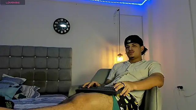 samxx muscle online show from October 11, 2025, 2:37 pm