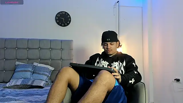 samxx muscle online show from October 16, 2025, 1:01 pm