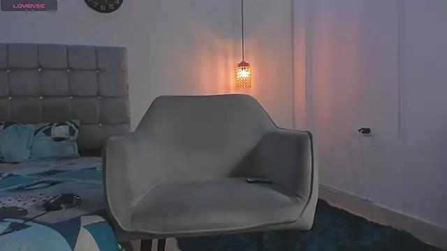 samxx muscle online show from November 26, 2025, 2:18 pm