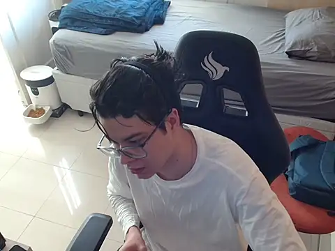 TimiidoSP011 online show from November 10, 2025, 8:41 pm