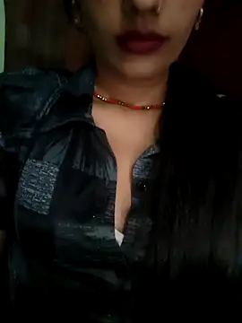 Snapshot of Eshwari_Chopra chatting on May 1, 2026, 2:38 am Eshwari Chopra online show from May 1, 2026, 2:38 am