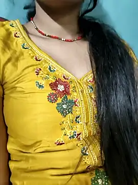Snapshot of Eshwari_Chopra chatting on May 7, 2026, 12:54 pm Eshwari Chopra online show from May 7, 2026, 12:54 pm