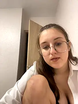 Vviikkssiikk online show from September 29, 2025, 3:39 pm