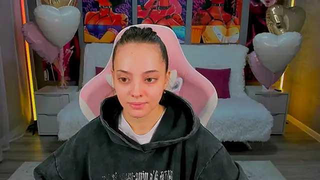 MelanieAlves online show from February 18, 2026, 6:26 pm