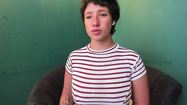 Elaine87  online show from February 3, 2026, 1:38 pm