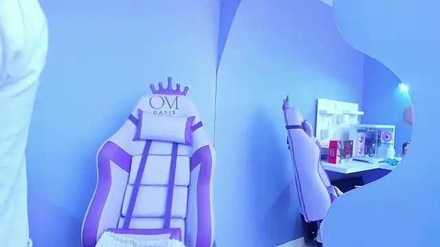 Elaine87  online show from February 24, 2026, 2:48 pm