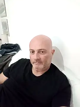 Alexis Bull online show from October 24, 2025, 1:07 pm