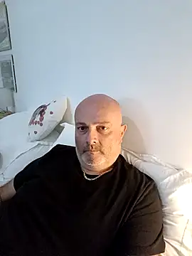 Alexis Bull online show from November 7, 2025, 2:17 pm