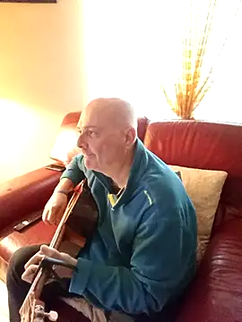 Alexis Bull online show from November 18, 2025, 2:10 pm