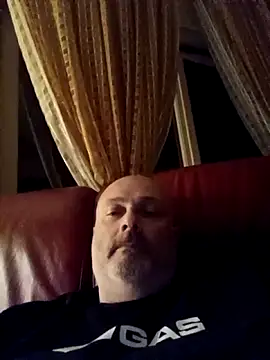 Alexis Bull online show from March 11, 2026, 11:44 pm