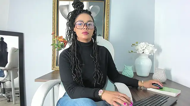 Snapshot of andrea_xoe_ chatting on March 19, 2025, 11:06 am andrea xoe  online show from March 19, 2025, 11:06 am