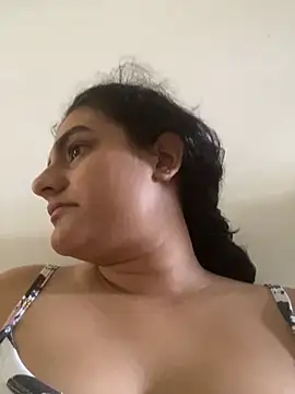 carlafox05 online show from April 6, 2026, 2:18 pm