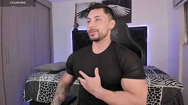 santi aesthetic online show from May 16, 2026, 2:19 am