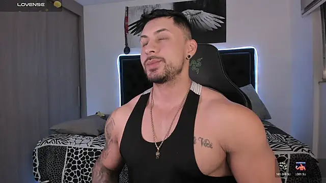 santi aesthetic online show from June 12, 2026, 1:26 am