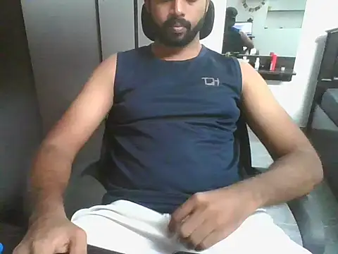 lovelyakash69 online show from March 27, 2026, 9:32 am