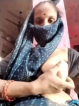 Snapshot of Soniy-Maax chatting on November 11, 2025, 8:03 am Soniy-Maax online show from November 11, 2025, 8:03 am