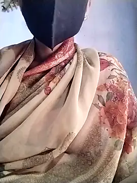 Snapshot of Soniy-Maax chatting on February 19, 2026, 8:21 am Soniy-Maax online show from February 19, 2026, 8:21 am