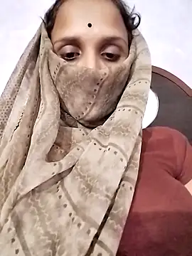 Snapshot of Soniy-Maax chatting on May 7, 2026, 4:34 pm Soniy-Maax online show from May 7, 2026, 4:34 pm