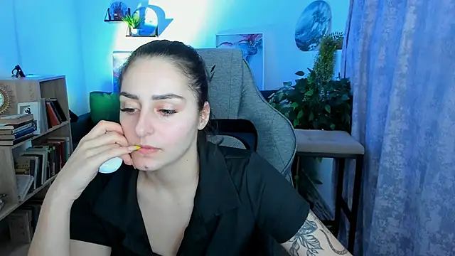 ValeriiMills online show from February 19, 2026, 3:08 pm